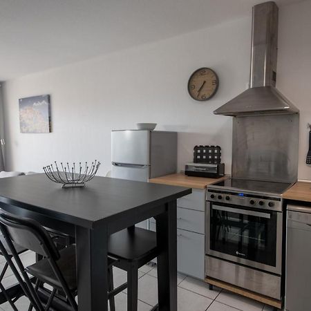 Apartamento Appt De Charme Avec Grand Balcon Proche Avignon Wifi Gratuit Monteux Exterior foto